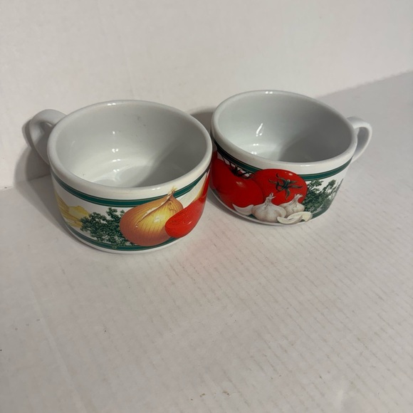Vintage Hickory Farms Soup Bowls Mugs Cups Tomato Garlic Handle Retro Set Of 2 - Picture 1 of 4